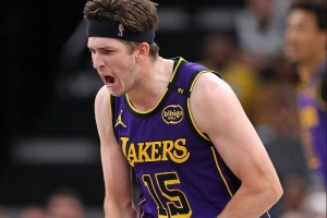 扛起进攻大旗！美媒：里夫斯 =沃尔玛版东契奇 这是一句赞美！