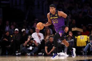 打得可以！八村塁上半场5投4中得到10分1板1助2断