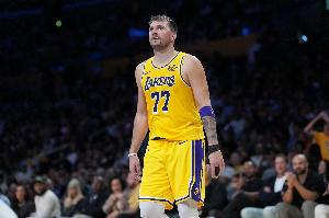 雷迪克：东契奇的手指扭伤和左小腿挫伤都发生在对阵森林狼的比赛