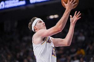 里夫斯绝杀！詹姆斯发推：AR牛X！！！