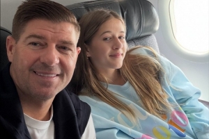 吾家有女初长成！杰拉德社媒晒照祝女儿14岁生日快乐