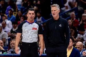 科尔：卡莱尔教练的战术部署永远充满智慧 我们必须严阵以待